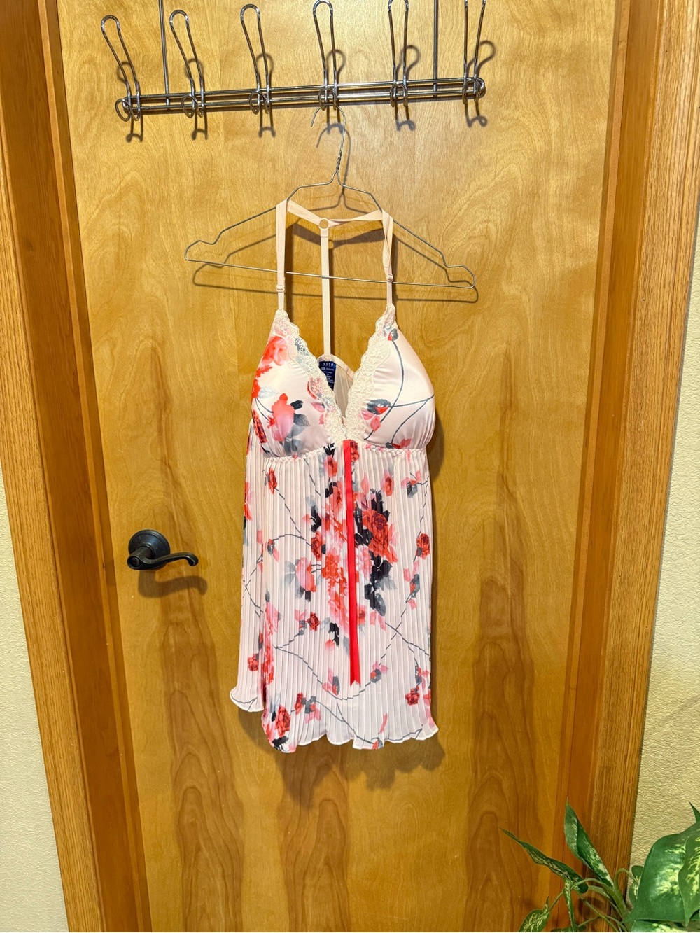 Floral Lace-Trim Chemise Nightdress in Pink and Red